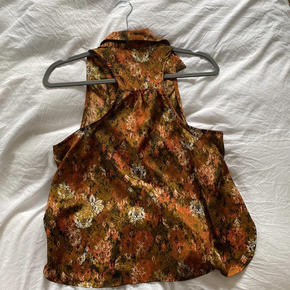 Collared Racerback Blouse - Picture 2 of 2